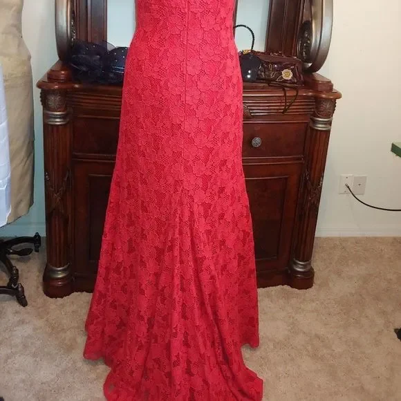 NWT LianCarlo Original Red Guipure Lace Long Gown - Picture 2 of 3